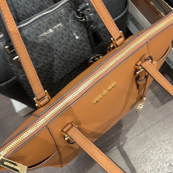 MICHAEL KORS CHARLOTTE LARGE TOP ZIP  Tote bag - Picture 3 of 15